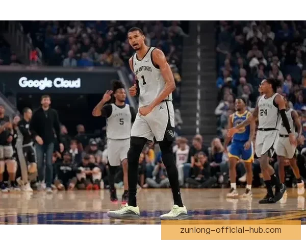 科尔谨慎控制主力上场时间文班自信心爆棚状态恐怖