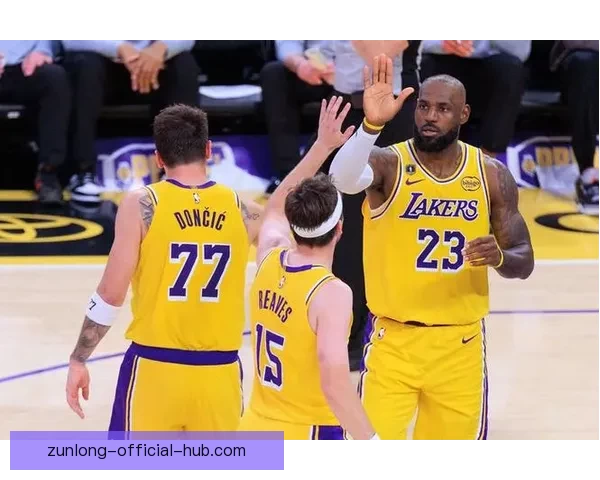 湖人双伤缺阵詹姆斯单核首轮对手选三人之一